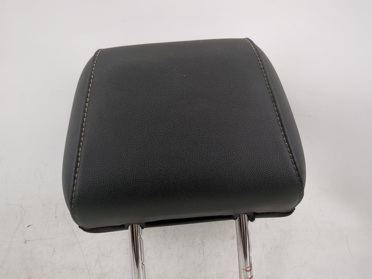 2015-2018 Ford Focus Headrest Head Rest Rear Seat Fits Fits 2015 2016 2017 2018 OEM Used Auto Parts - Oemusedautoparts1.com