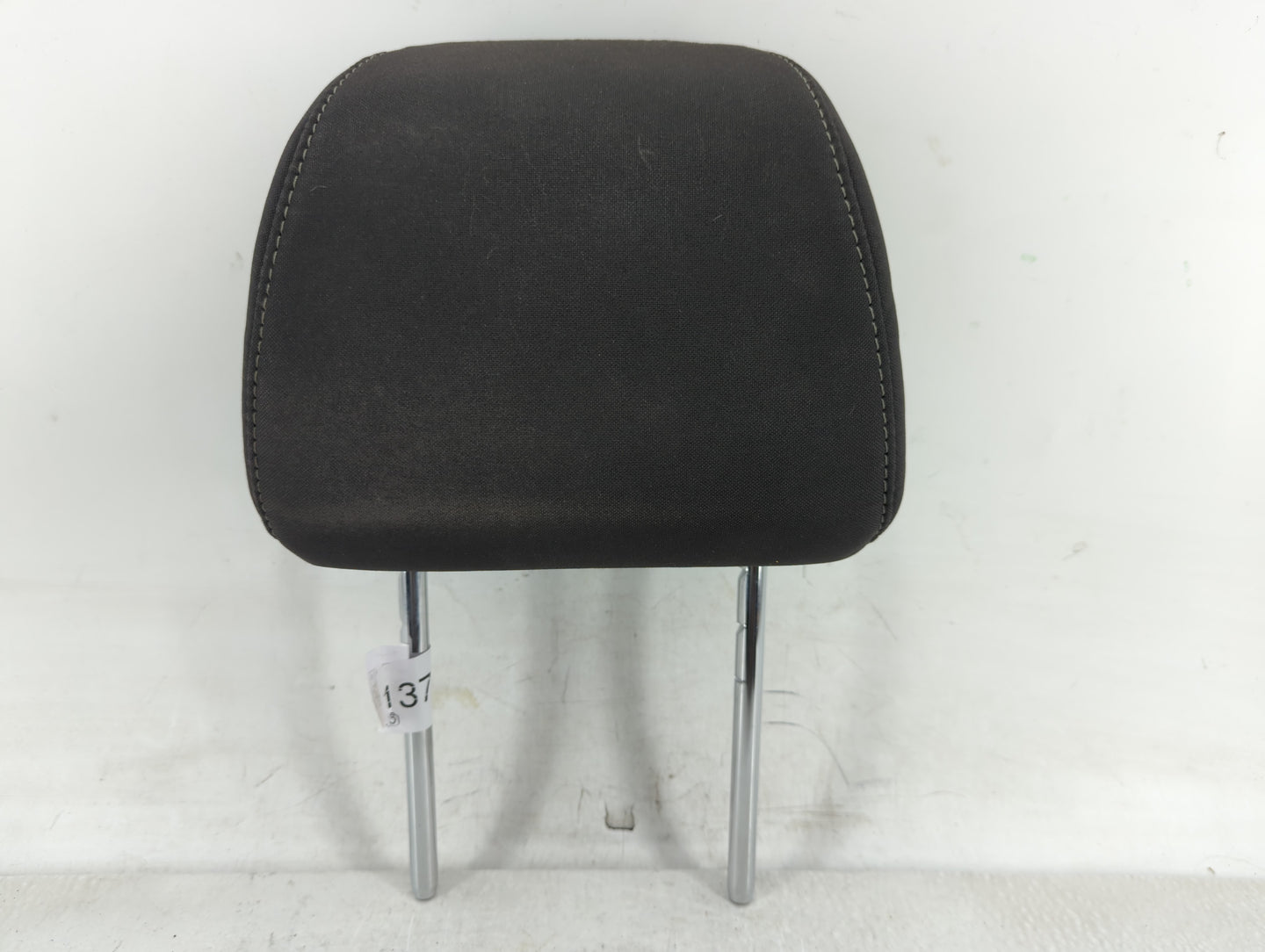 2015-2018 Ford Focus Headrest Head Rest Front Driver Passenger Seat Fits Fits 2015 2016 2017 2018 OEM Used Auto Parts - Oemu