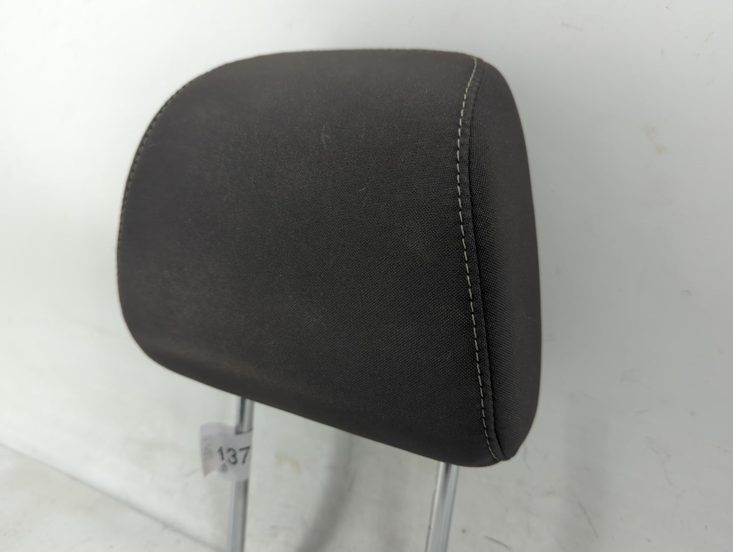 2015-2018 Ford Focus Headrest Head Rest Front Driver Passenger Seat Fits Fits 2015 2016 2017 2018 OEM Used Auto Parts - Oemu