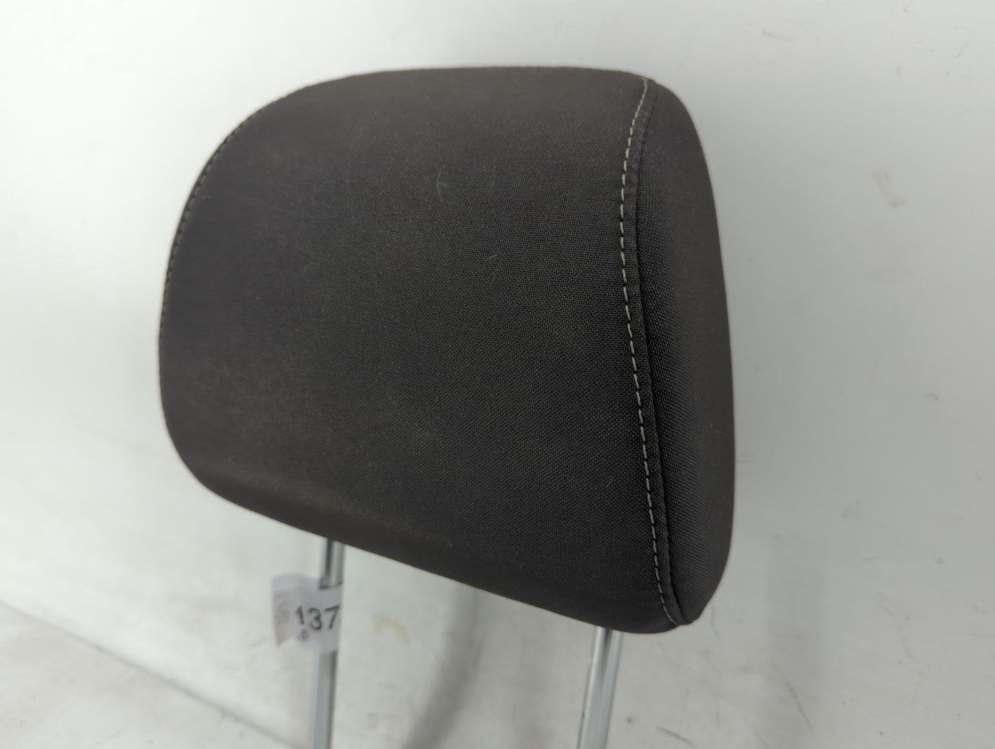 2015-2018 Ford Focus Headrest Head Rest Front Driver Passenger Seat Fits Fits 2015 2016 2017 2018 OEM Used Auto Parts - Oemu