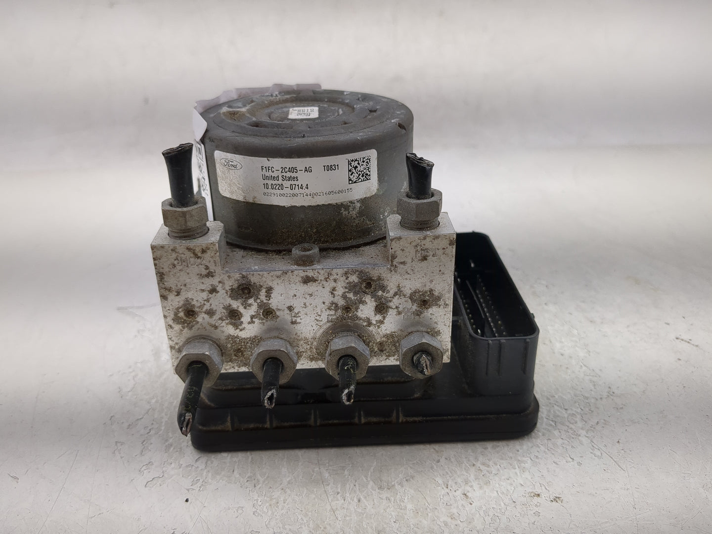 2016-2018 Ford Focus ABS Pump Control Module Replacement P/N:F1FC-2C219-BE F1FC-9C405-AG Fits Fits 2016 2017 2018 OEM Used A