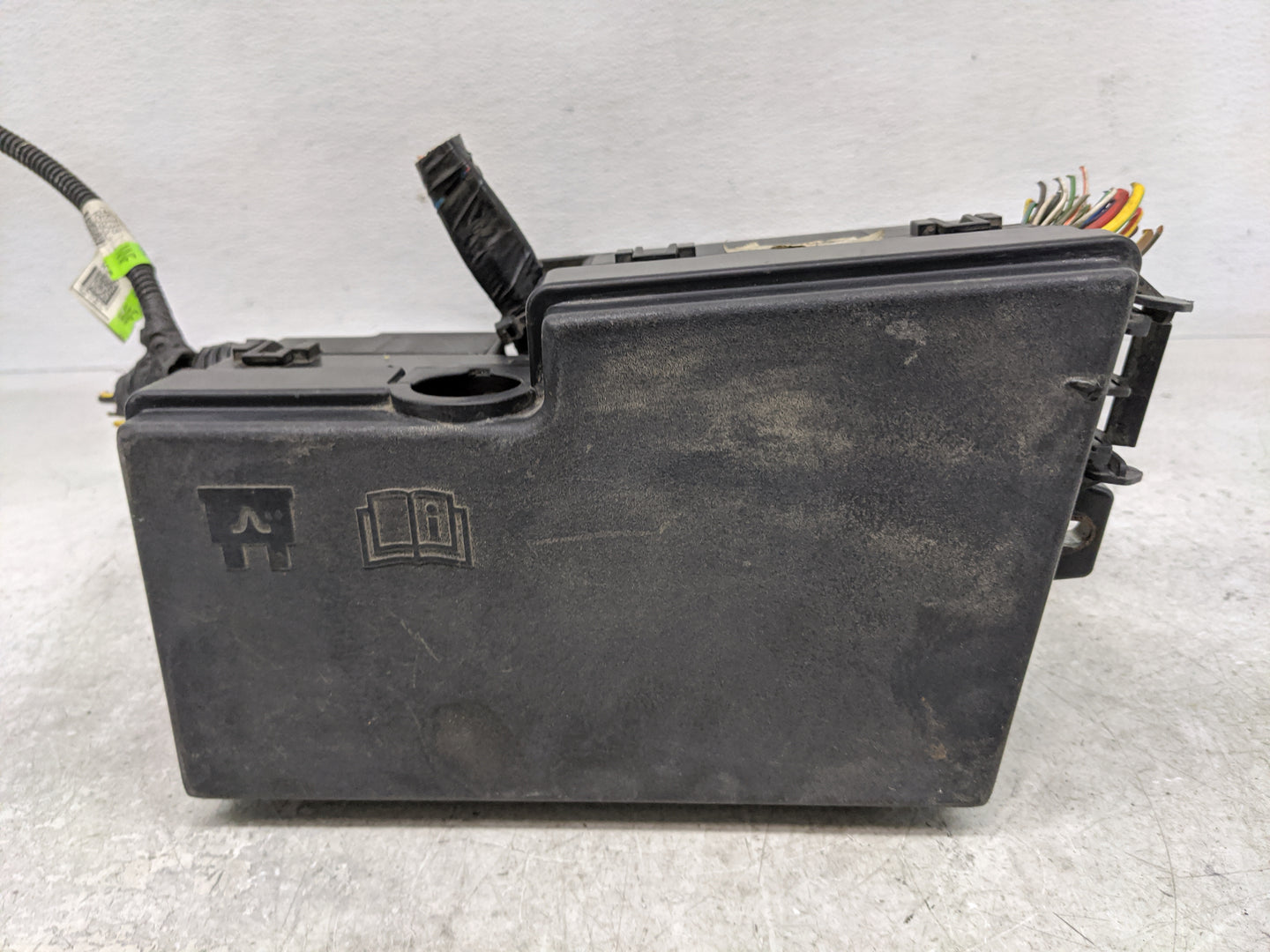 2016 Ford Focus Fusebox Fuse Box Panel Relay Module P/N:AV6T-14A076-AB Fits OEM Used Auto Parts - Oemusedautoparts1.com