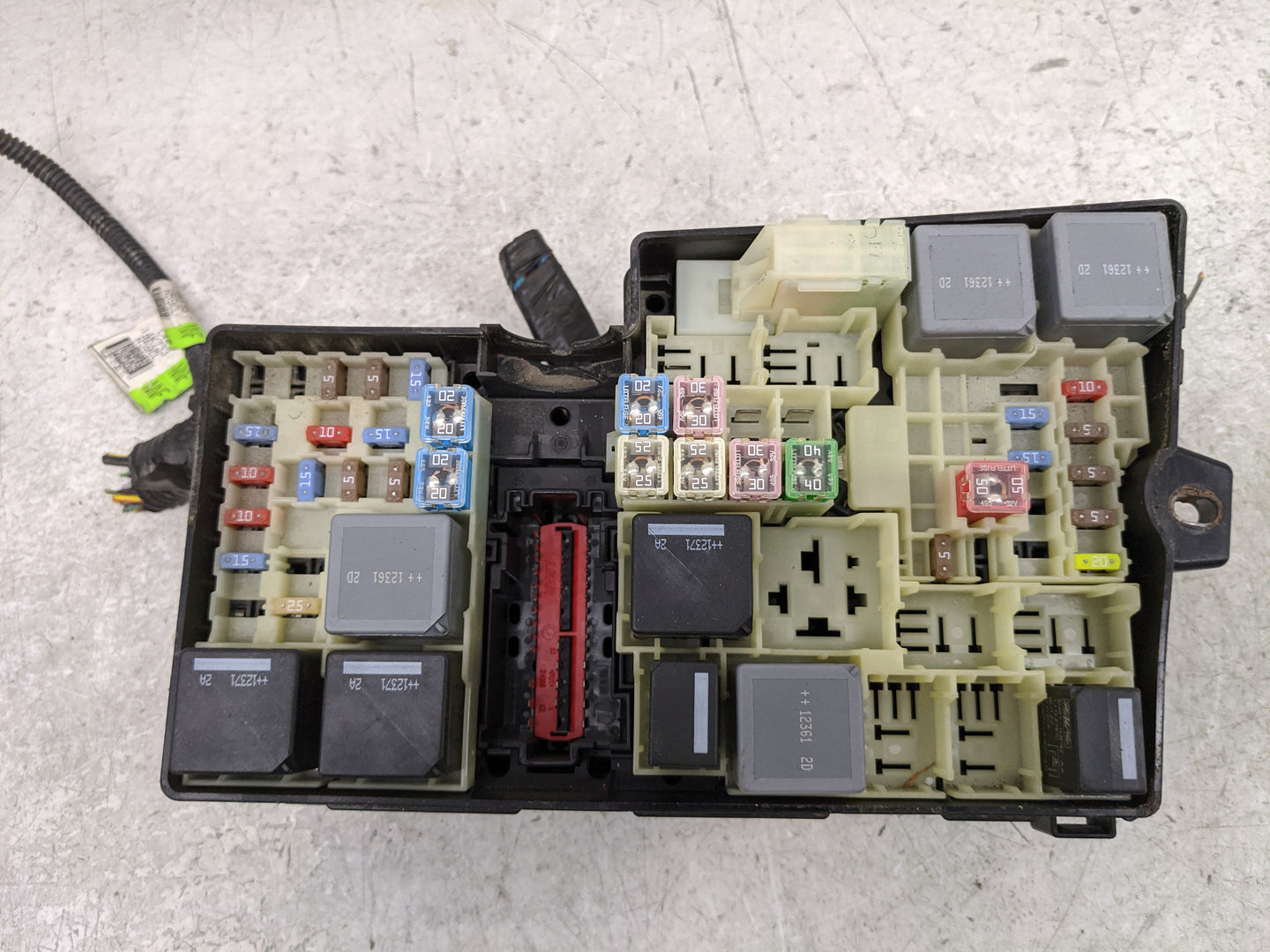 2016 Ford Focus Fusebox Fuse Box Panel Relay Module P/N:AV6T-14A076-AB Fits OEM Used Auto Parts - Oemusedautoparts1.com