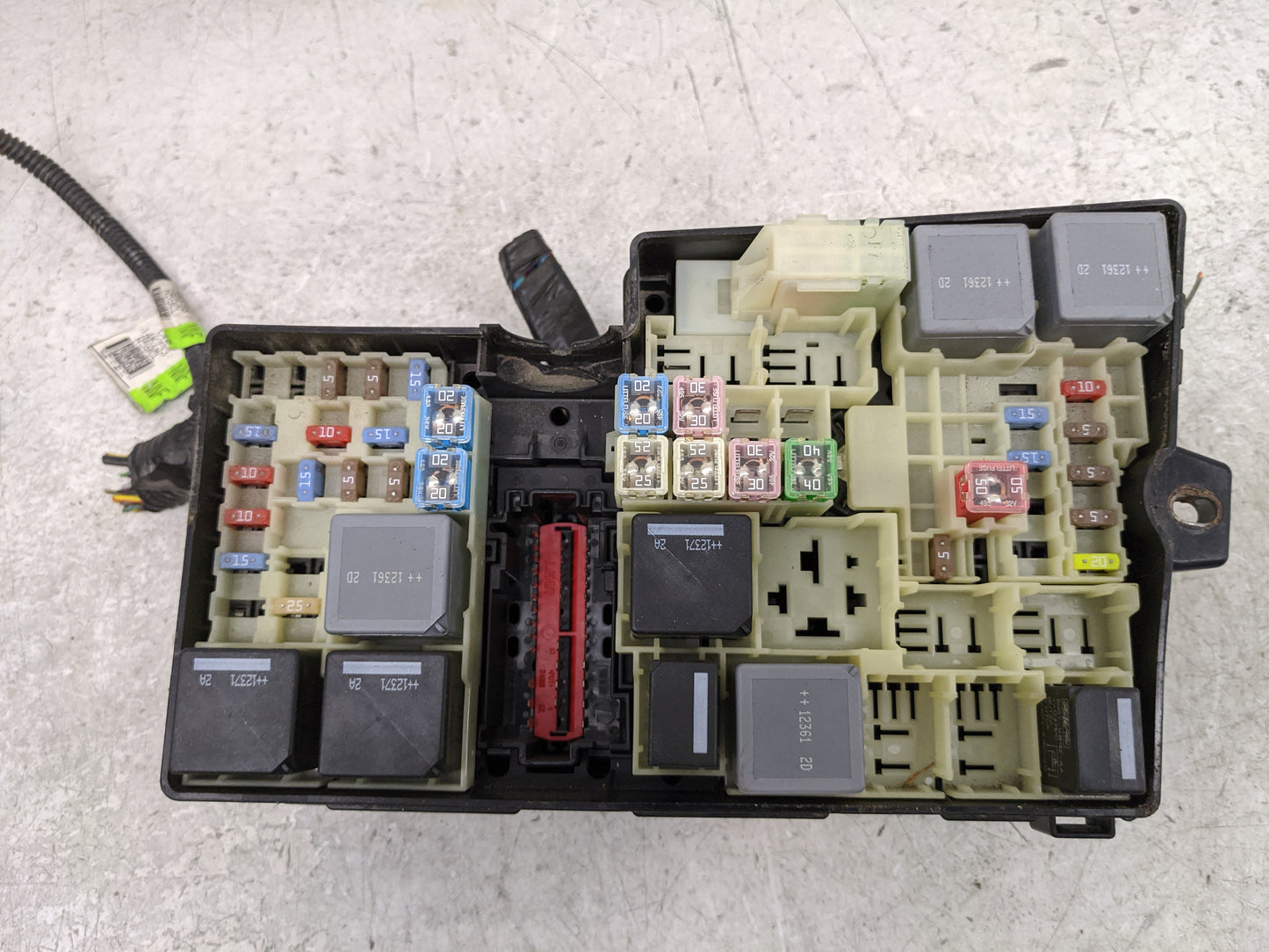 2016 Ford Focus Fusebox Fuse Box Panel Relay Module P/N:AV6T-14A076-AB Fits OEM Used Auto Parts - Oemusedautoparts1.com