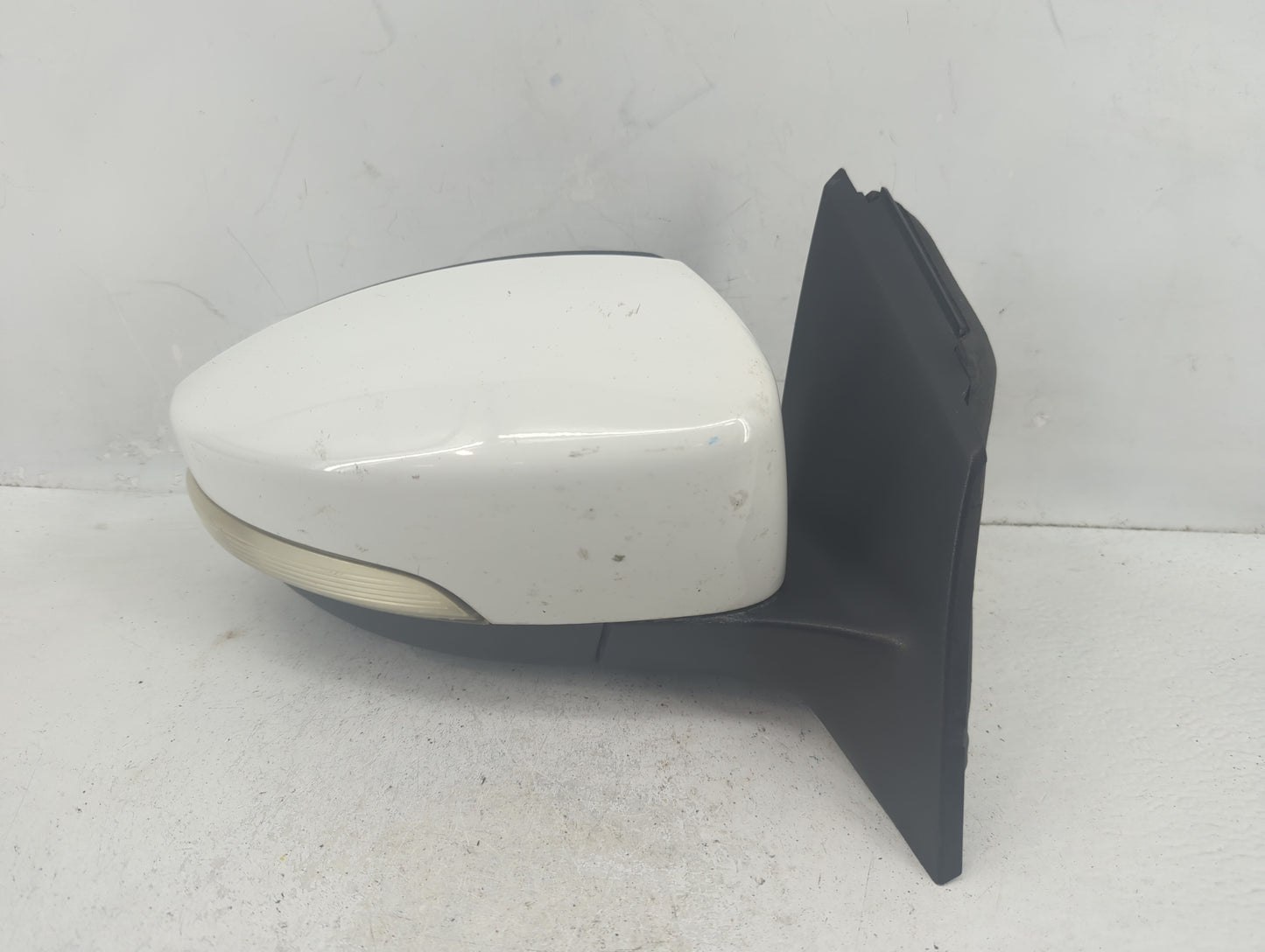 2015-2018 Ford Focus Passenger Side View Mirror - Right Door Mirror OEM Used - Oemusedautoparts1.com