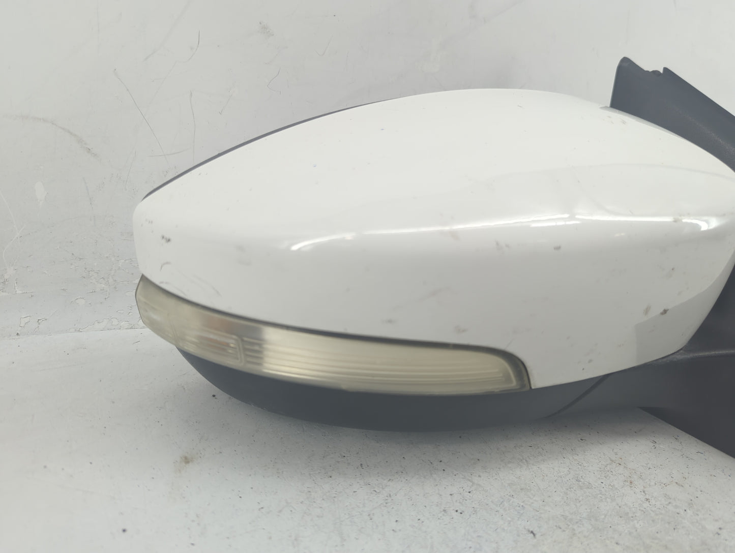2015-2018 Ford Focus Passenger Side View Mirror - Right Door Mirror OEM Used - Oemusedautoparts1.com