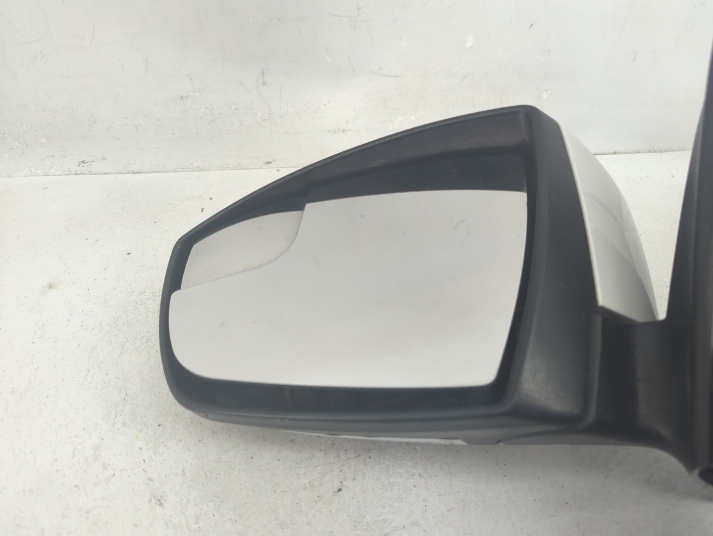 2015-2018 Ford Focus Driver Side View Mirror - Left Door Mirror OEM Used - Oemusedautoparts1.com