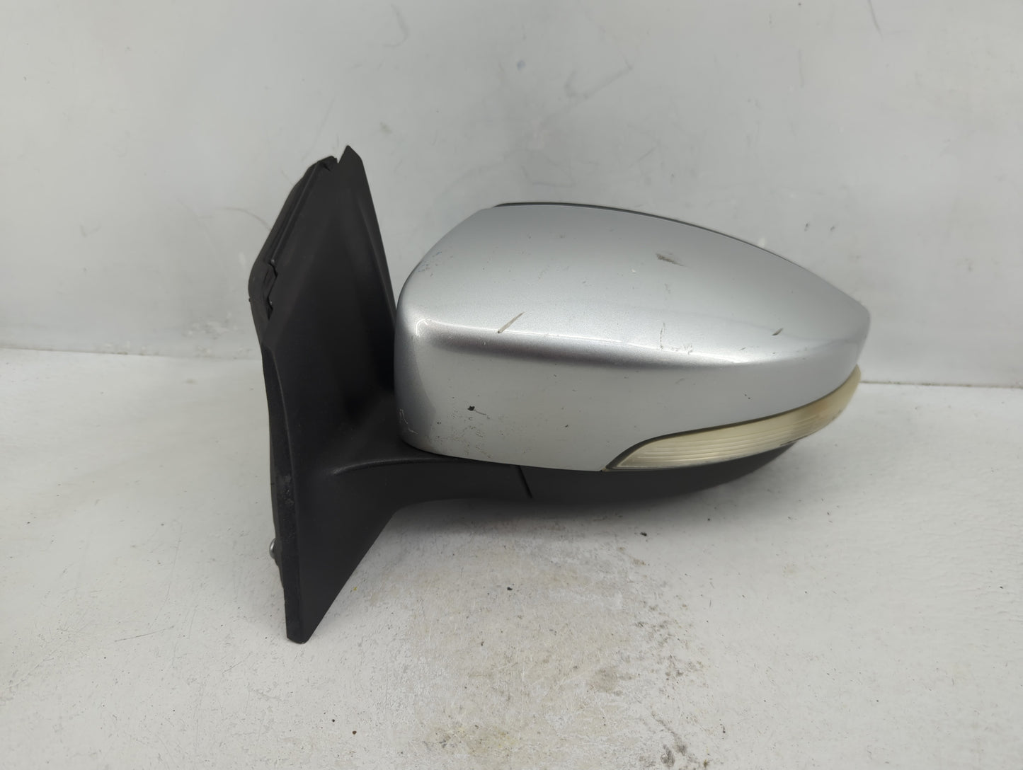 2015-2018 Ford Focus Driver Side View Mirror - Left Door Mirror OEM Used - Oemusedautoparts1.com