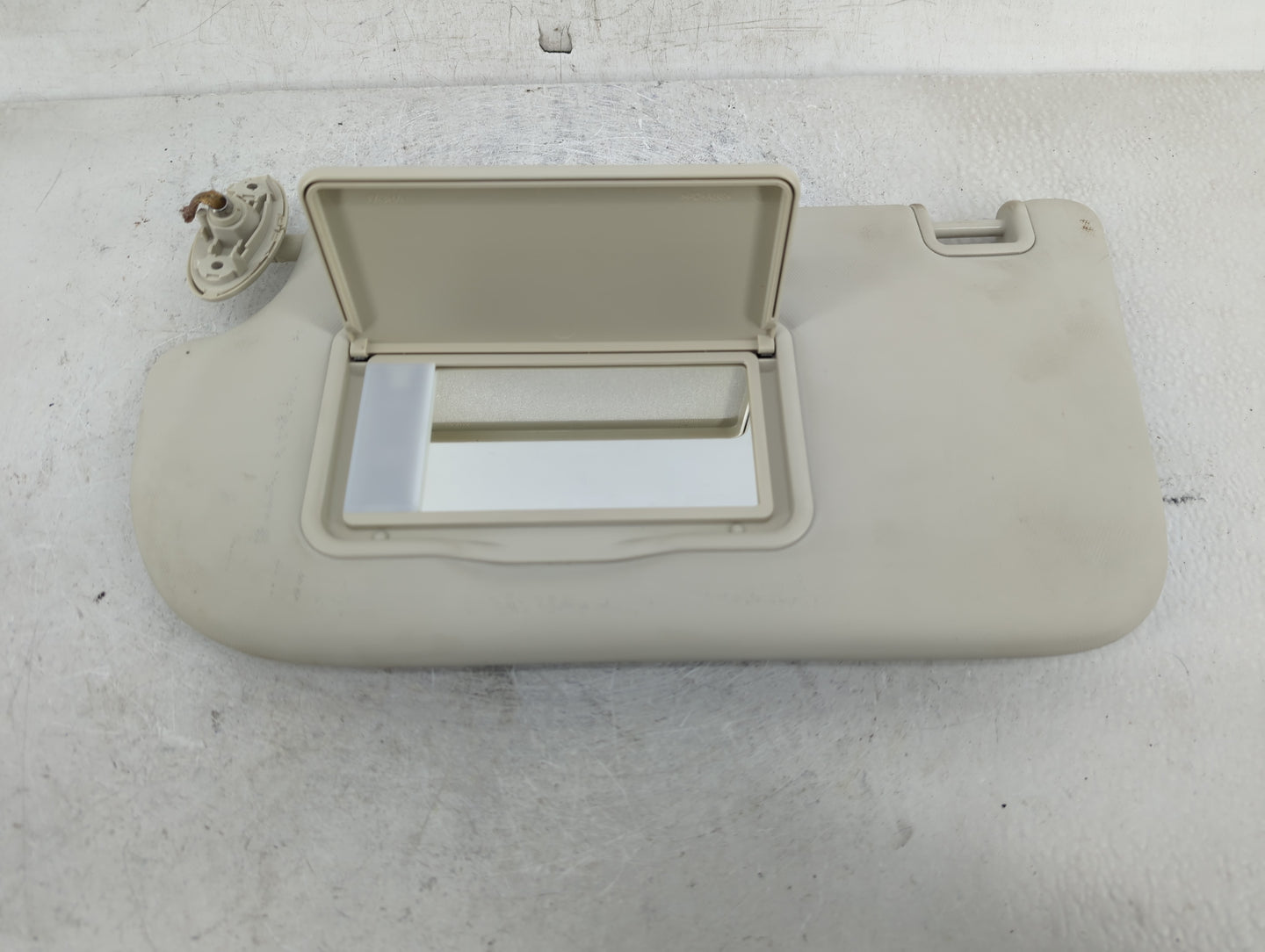 2013-2018 Ford Focus Sun Visor Shade Replacement Driver Left Mirror Fits Fits 2013 2014 2015 2016 2017 2018 OEM Used Auto Pa