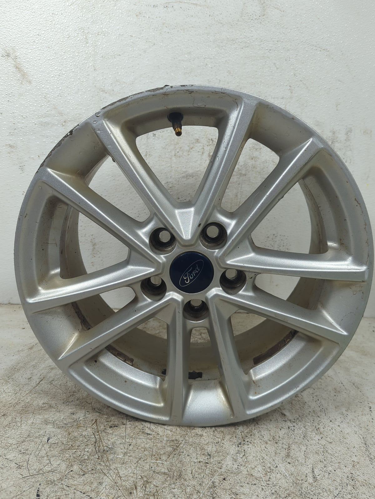 2016 Ford Focus Oem Wheel Rim 1401727 - Oemusedautoparts1.com