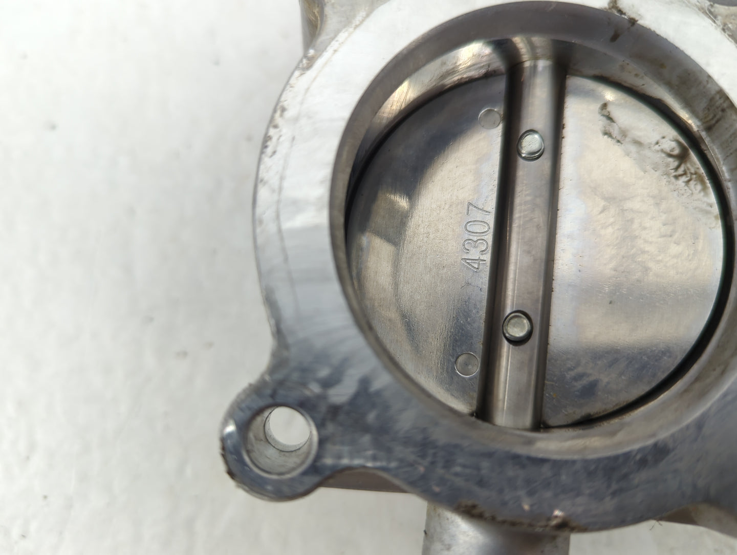 2014-2018 Ford Focus Throttle Body P/N:DS7E-9F991-BB Fits Fits 2014 2015 2016 2017 2018 2019 2020 2021 2022 OEM Used Auto Pa