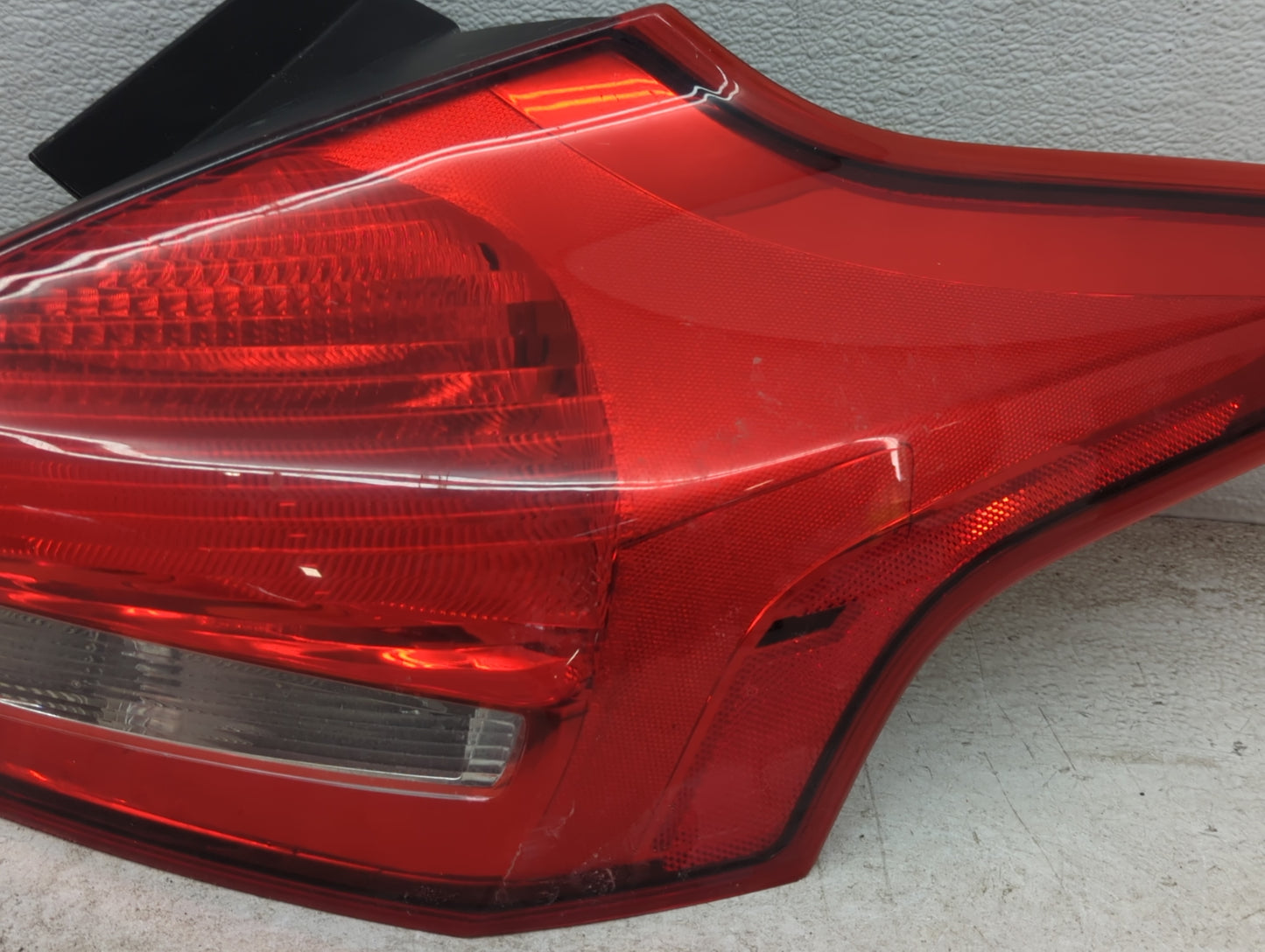 2015-2018 Ford Focus Tail Light Assembly Driver Left OEM P/N:F1EB-13404-G Fits Fits 2015 2016 2017 2018 OEM Used Auto Parts 