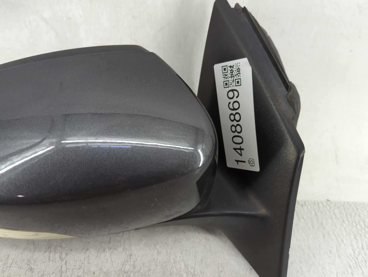 2015-2018 Ford Focus Passenger Side View Mirror - Right Door Mirror OEM Used - Oemusedautoparts1.com