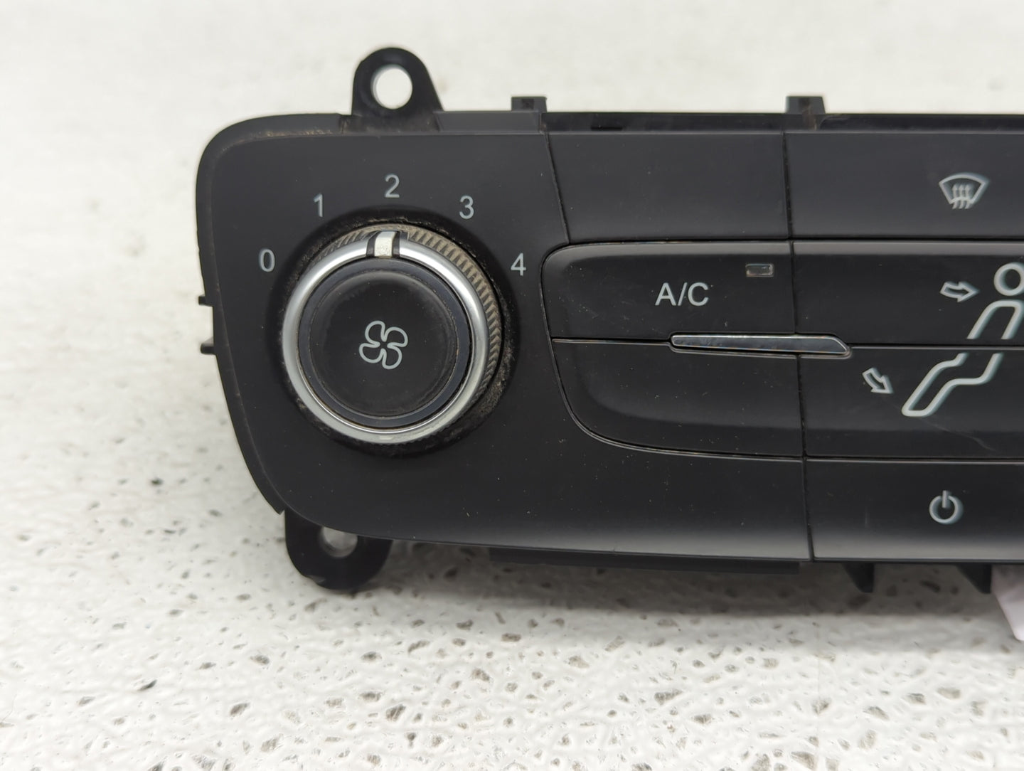 2015-2018 Ford Focus Climate Control Module Temperature AC/Heater Replacement P/N:F1ET-19980-JG Fits Fits 2015 2016 2017 201