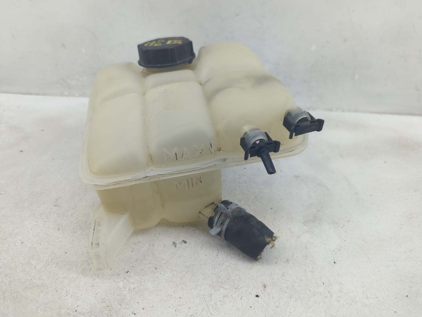 2012-2018 Ford Focus Radiator Coolant Overflow Expansion Tank Bottle 1410491 - Oemusedautoparts1.com