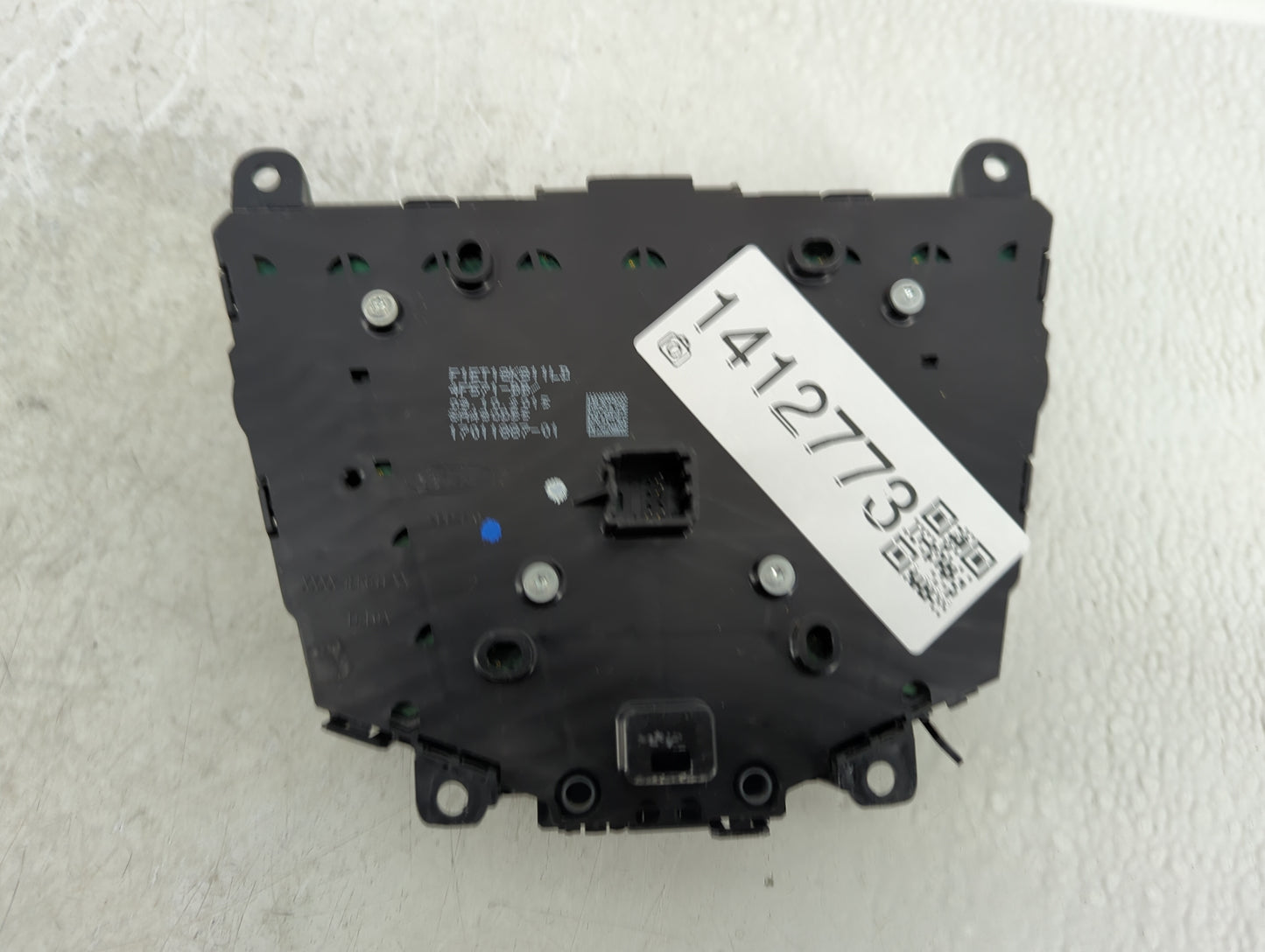 2015-2018 Ford Focus Radio AM FM Cd Player Receiver Replacement P/N:F1ET18K811LD Fits Fits 2015 2016 2017 2018 2019 OEM Used