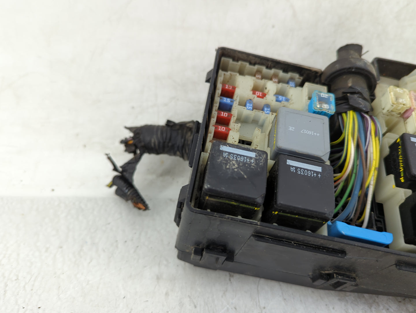 2016 Ford Focus Fusebox Fuse Box Panel Relay Module Fits OEM Used Auto Parts - Oemusedautoparts1.com