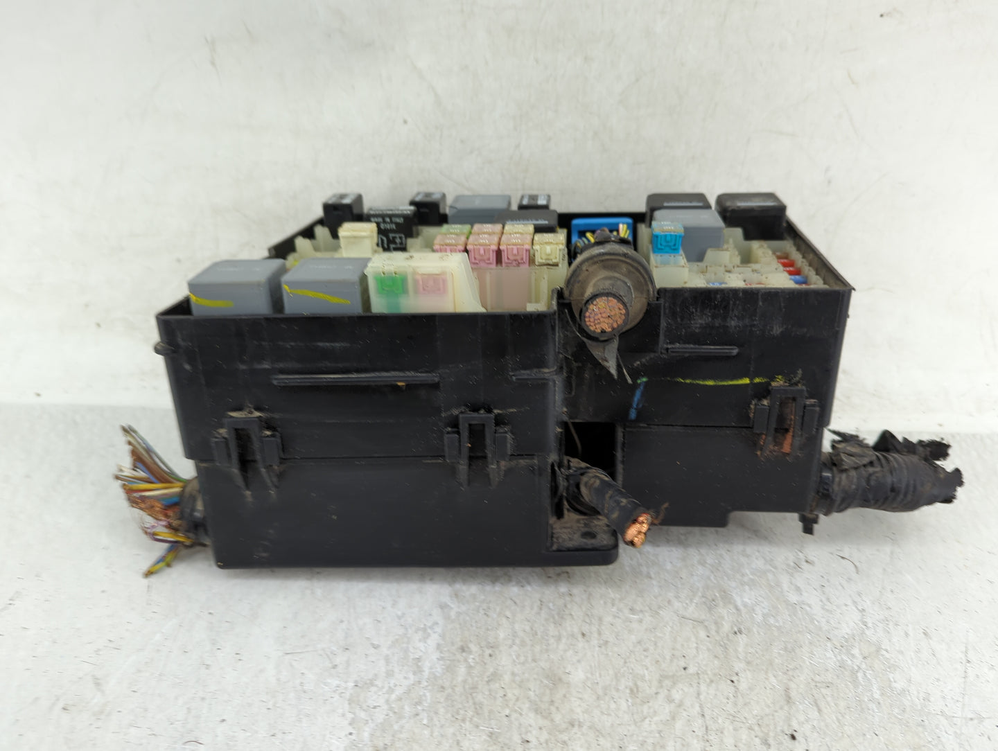2016 Ford Focus Fusebox Fuse Box Panel Relay Module Fits OEM Used Auto Parts - Oemusedautoparts1.com