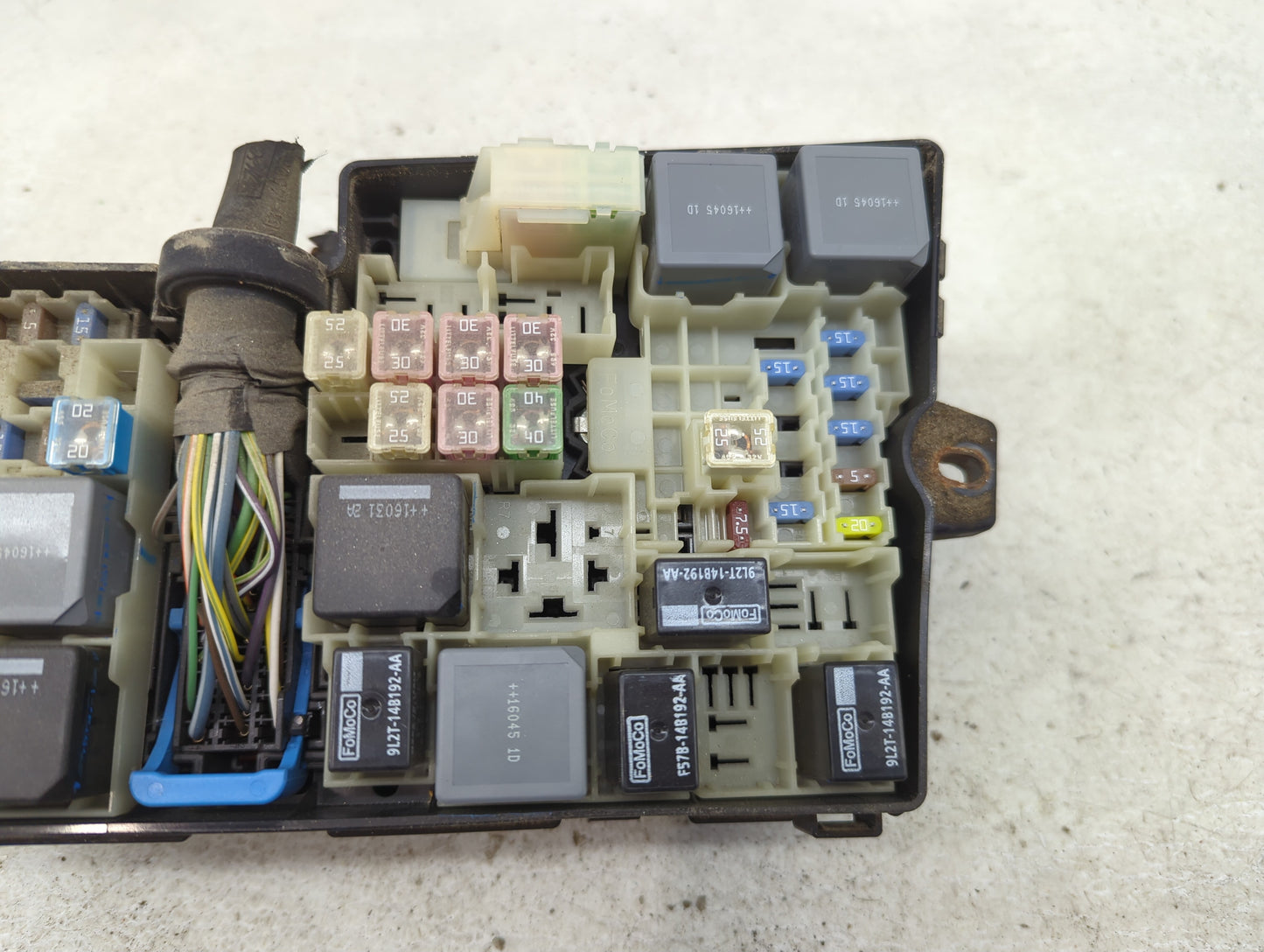 2016 Ford Focus Fusebox Fuse Box Panel Relay Module P/N:GJ7T-14A076-BA 19648 000 001, 21090 000 001 Fits OEM Used Auto Parts