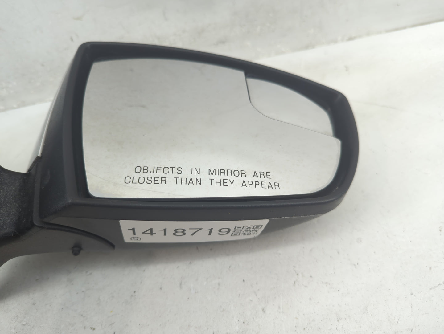 2015-2018 Ford Focus Passenger Side View Mirror - Right Door Mirror OEM Used - Oemusedautoparts1.com
