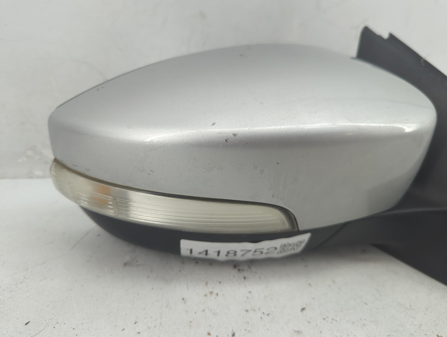 2015-2018 Ford Focus Passenger Side View Mirror - Right Door Mirror OEM Used - Oemusedautoparts1.com