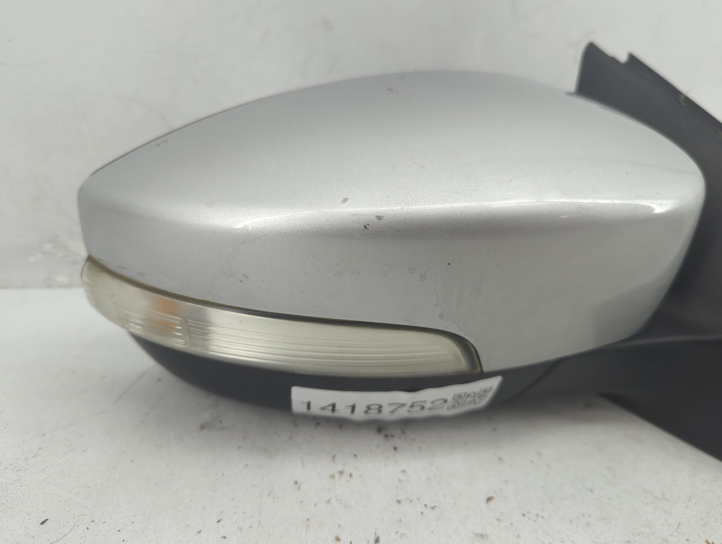 2015-2018 Ford Focus Passenger Side View Mirror - Right Door Mirror OEM Used - Oemusedautoparts1.com