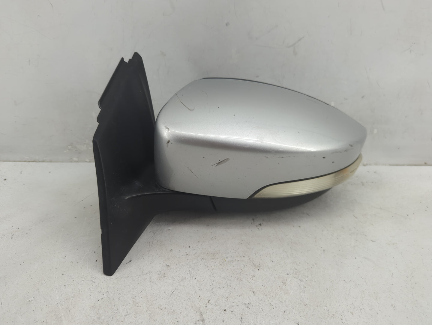 2015-2018 Ford Focus Driver Side View Mirror - Left Door Mirror OEM Used - Oemusedautoparts1.com