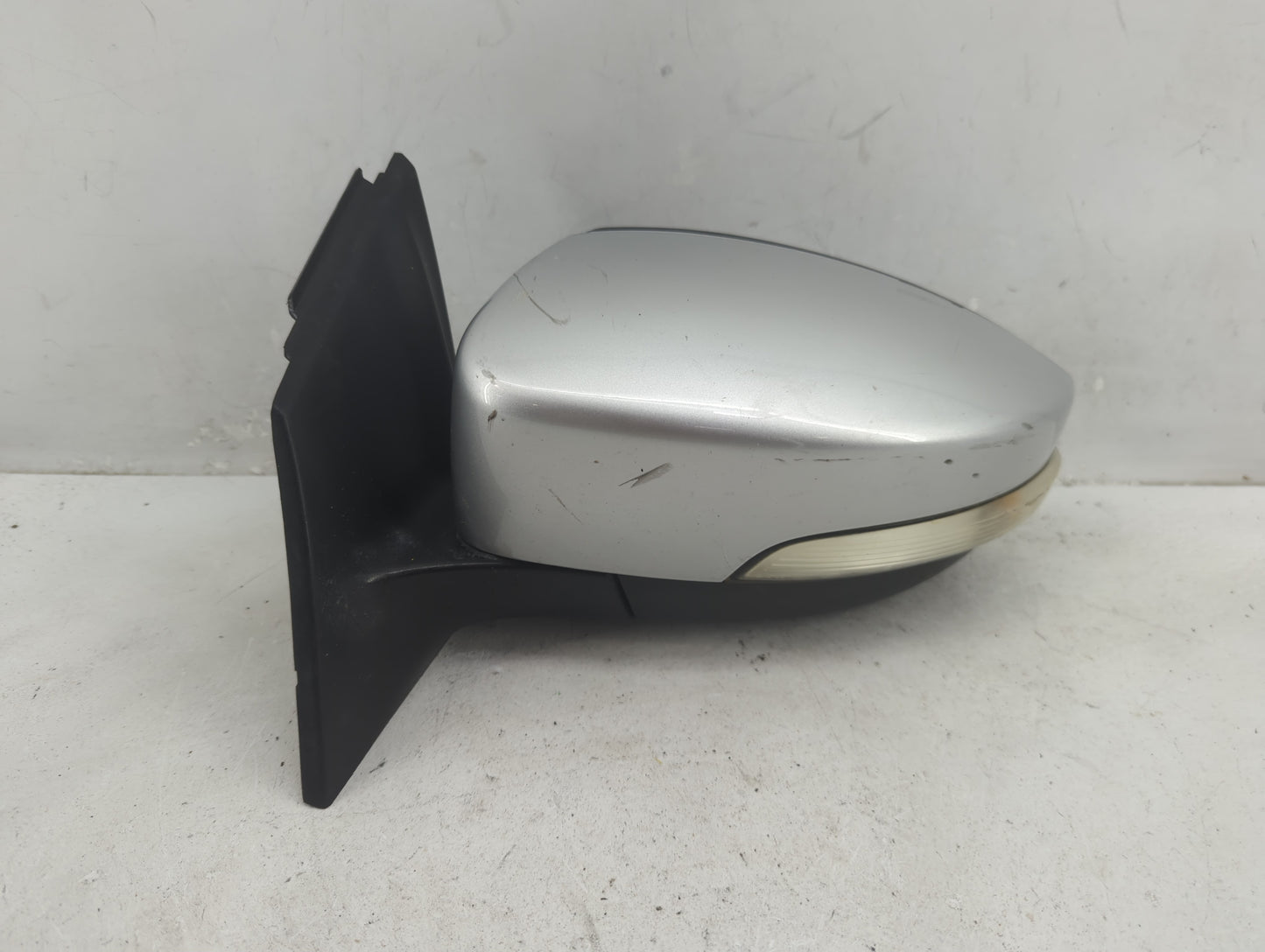 2015-2018 Ford Focus Driver Side View Mirror - Left Door Mirror OEM Used - Oemusedautoparts1.com