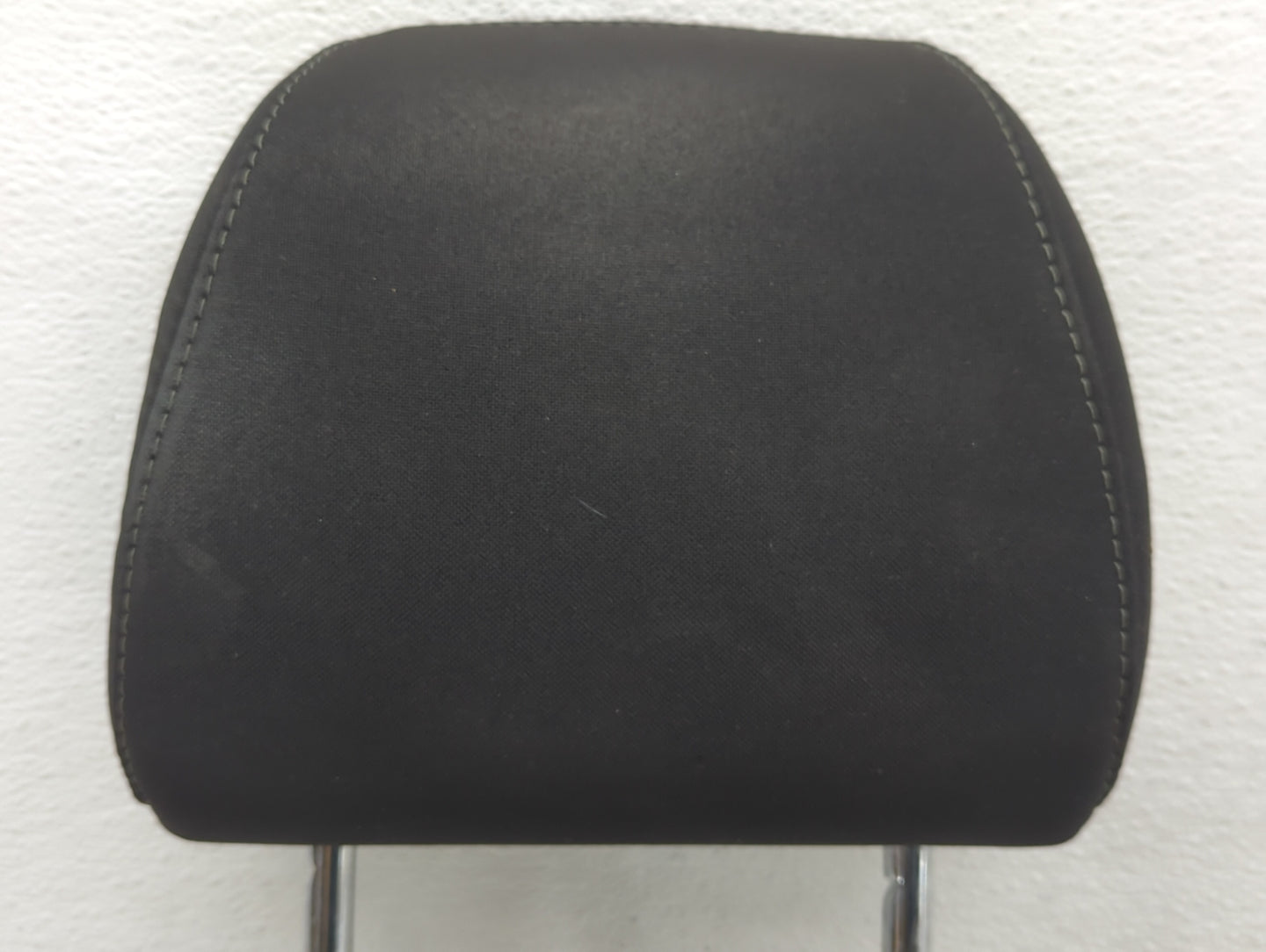 2015-2018 Ford Focus Headrest Head Rest Front Driver Passenger Seat Fits Fits 2015 2016 2017 2018 OEM Used Auto Parts - Oemu
