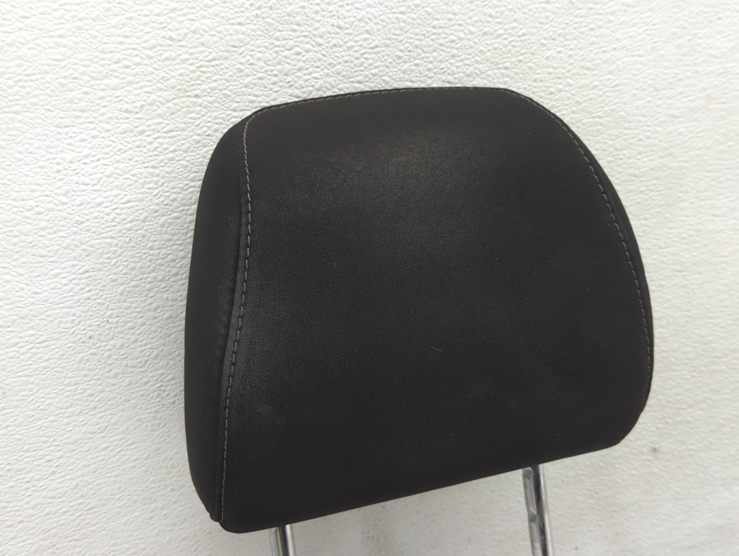 2015-2018 Ford Focus Headrest Head Rest Front Driver Passenger Seat Fits Fits 2015 2016 2017 2018 OEM Used Auto Parts - Oemu