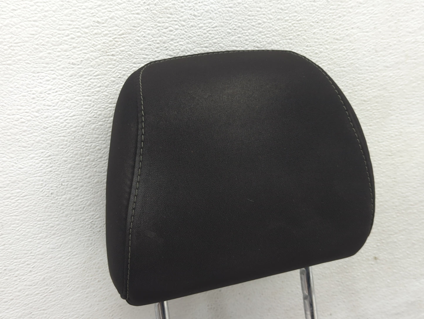 2015-2018 Ford Focus Headrest Head Rest Front Driver Passenger Seat Fits Fits 2015 2016 2017 2018 OEM Used Auto Parts - Oemu