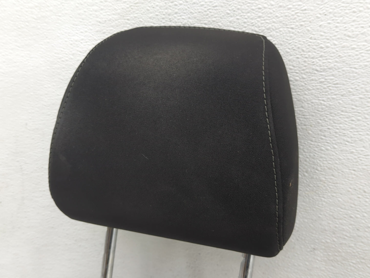 2015-2018 Ford Focus Headrest Head Rest Front Driver Passenger Seat Fits Fits 2015 2016 2017 2018 OEM Used Auto Parts - Oemu