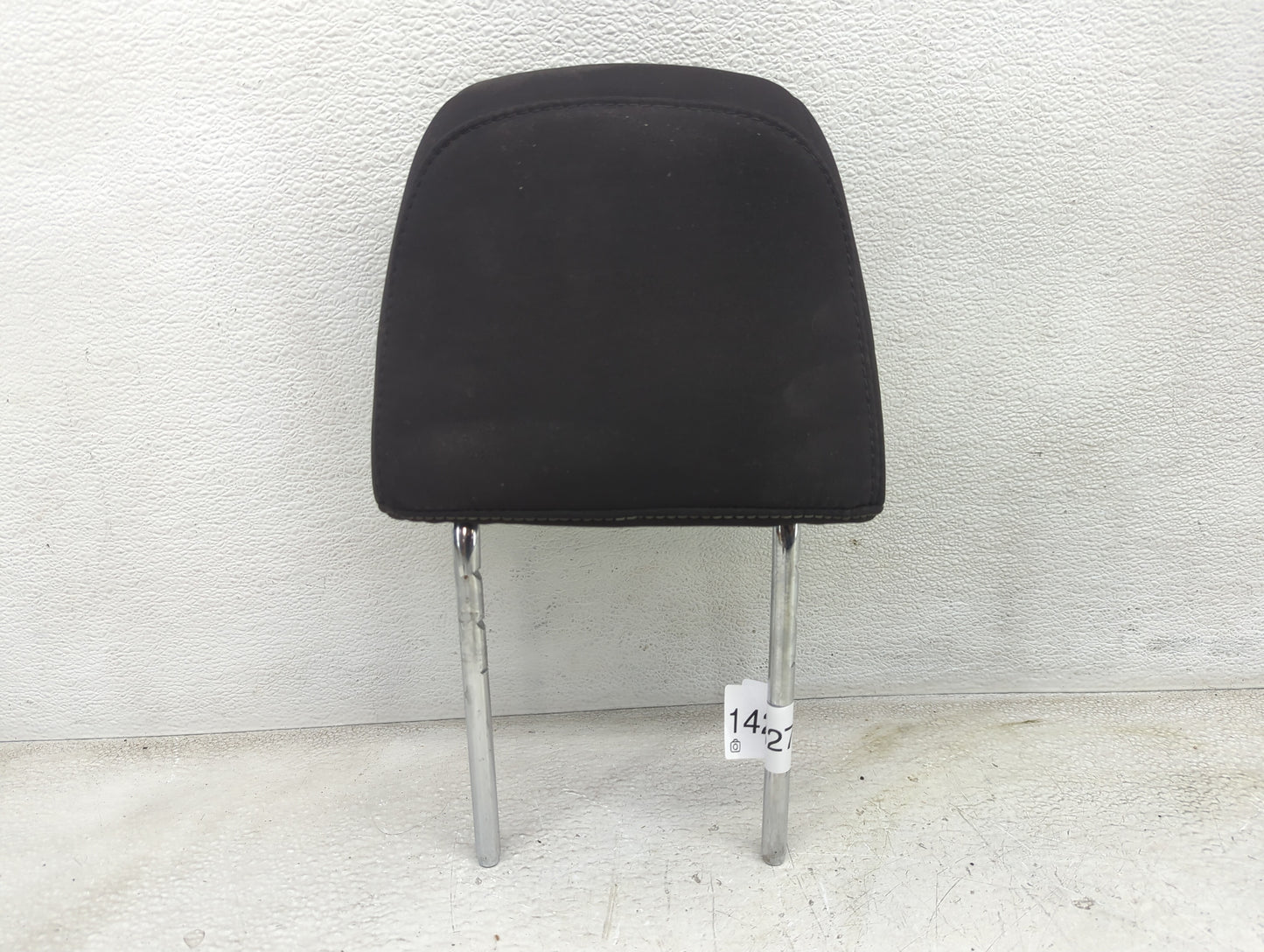 2015-2018 Ford Focus Headrest Head Rest Front Driver Passenger Seat Fits Fits 2015 2016 2017 2018 OEM Used Auto Parts - Oemu
