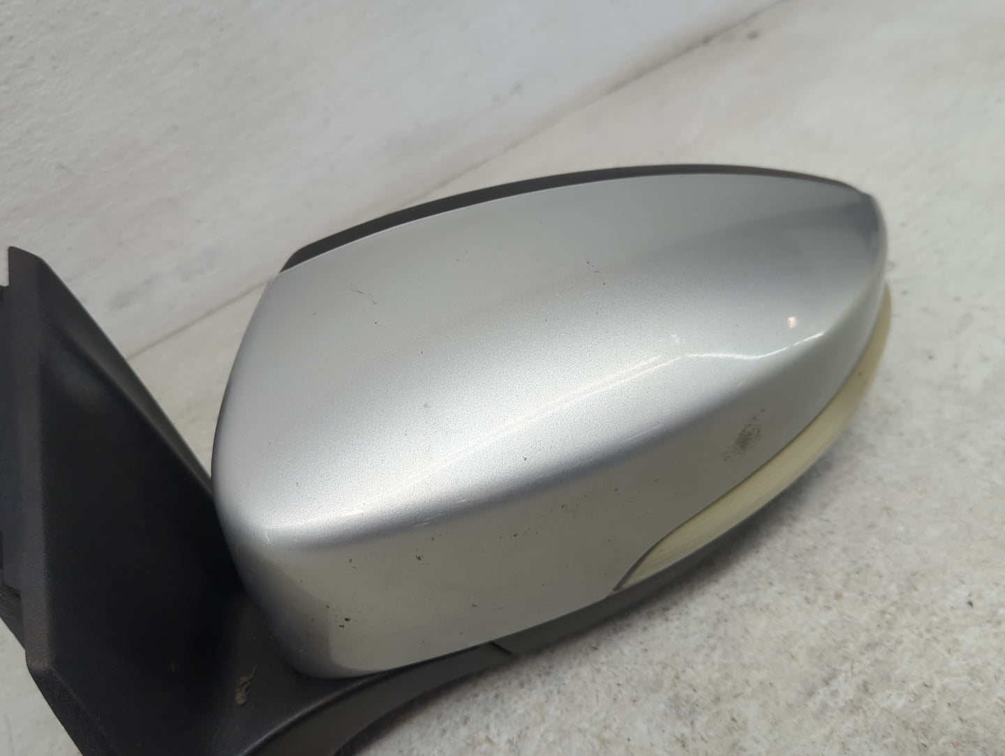 2015-2018 Ford Focus Driver Side View Mirror - Left Door Mirror OEM Used - Oemusedautoparts1.com