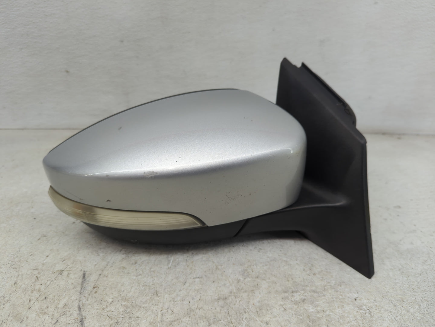 2015-2018 Ford Focus Passenger Side View Mirror - Right Door Mirror OEM Used - Oemusedautoparts1.com