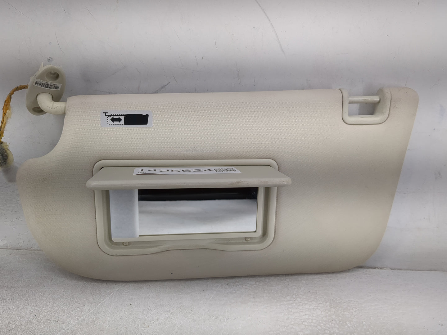2013-2018 Ford Focus Sun Visor Shade Replacement Driver Left Mirror Fits Fits 2013 2014 2015 2016 2017 2018 OEM Used Auto Pa