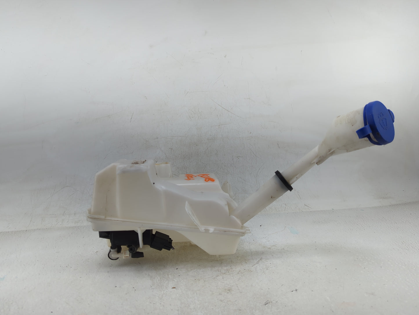 2012-2018 Ford Focus Windshield Washer Fluid Reservoir Bottle Oem - Oemusedautoparts1.com