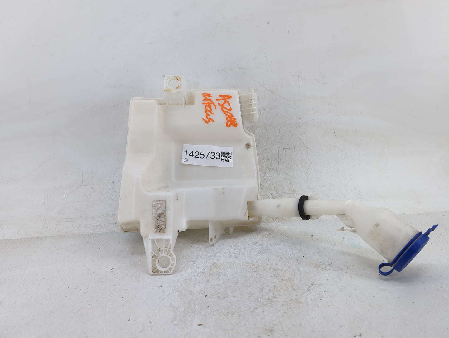 2012-2018 Ford Focus Windshield Washer Fluid Reservoir Bottle Oem - Oemusedautoparts1.com