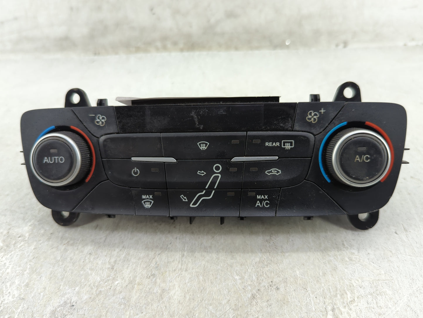 2015-2018 Ford Focus Climate Control Module Temperature AC/Heater Replacement P/N:F1ET-18C612-AJ F1ET-18C612-AG Fits OEM Use