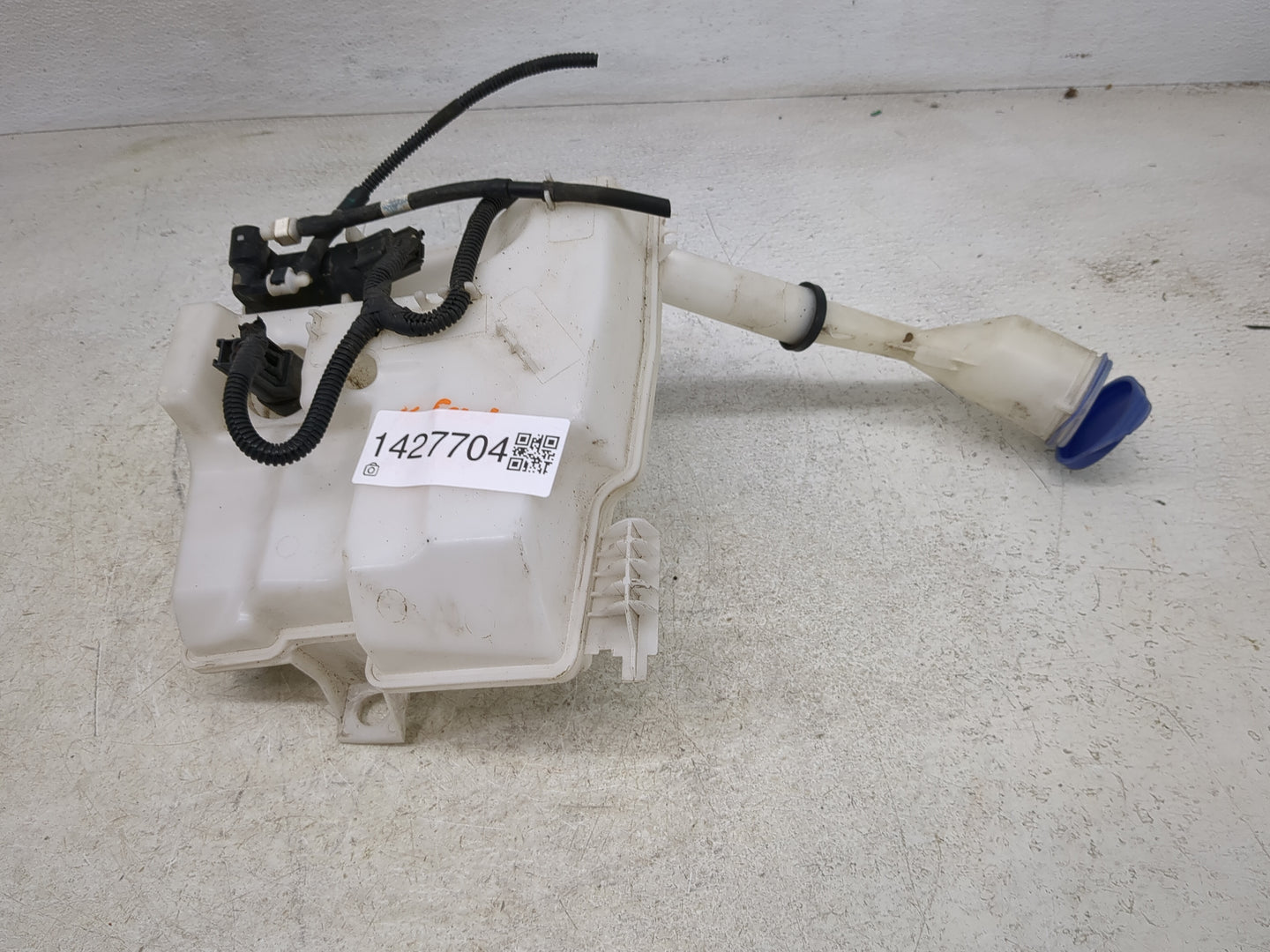 2012-2018 Ford Focus Windshield Washer Fluid Reservoir Bottle Oem - Oemusedautoparts1.com