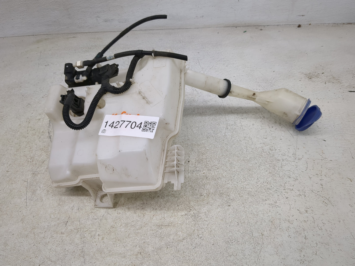 2012-2018 Ford Focus Windshield Washer Fluid Reservoir Bottle Oem - Oemusedautoparts1.com
