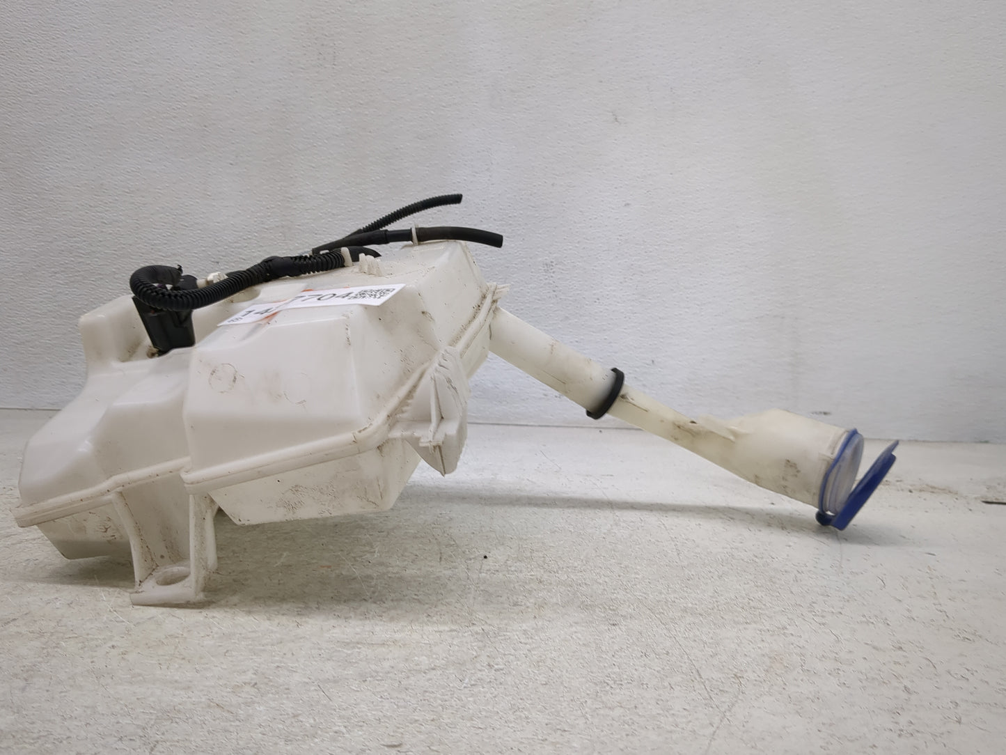 2012-2018 Ford Focus Windshield Washer Fluid Reservoir Bottle Oem - Oemusedautoparts1.com