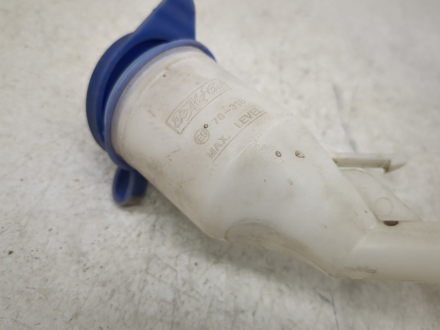 2012-2018 Ford Focus Windshield Washer Fluid Reservoir Bottle Oem - Oemusedautoparts1.com