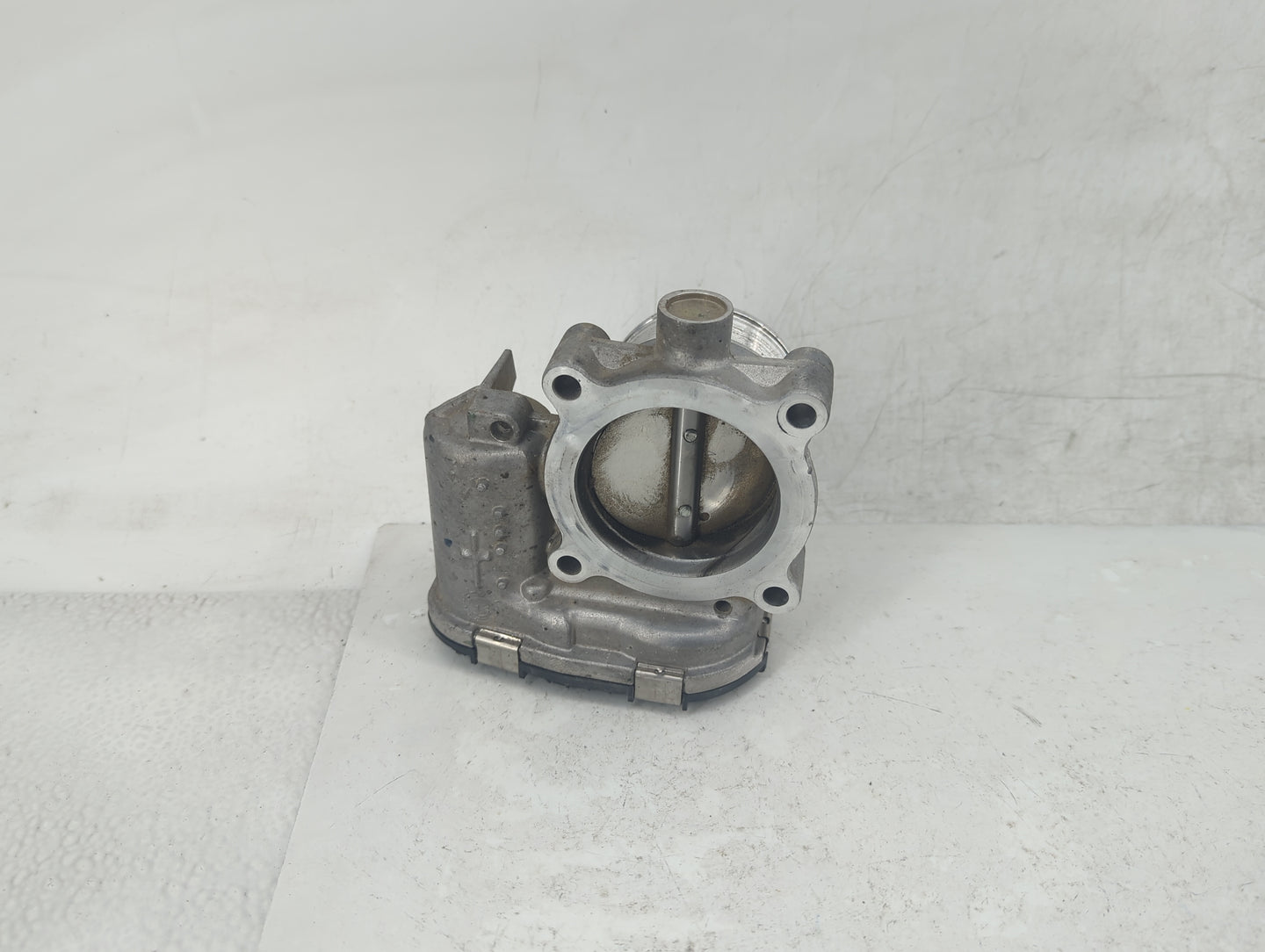 2014-2018 Ford Focus Throttle Body P/N:DS7E-9F991-BB Fits Fits 2014 2015 2016 2017 2018 2019 2020 2021 2022 OEM Used Auto Pa