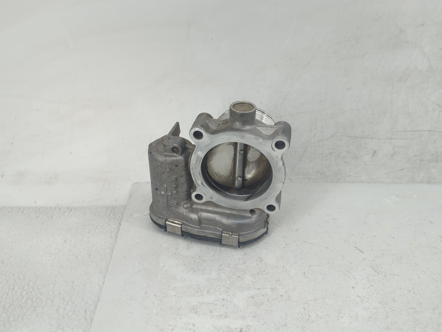 2014-2018 Ford Focus Throttle Body P/N:DS7E-9F991-BB Fits Fits 2014 2015 2016 2017 2018 2019 2020 2021 2022 OEM Used Auto Pa