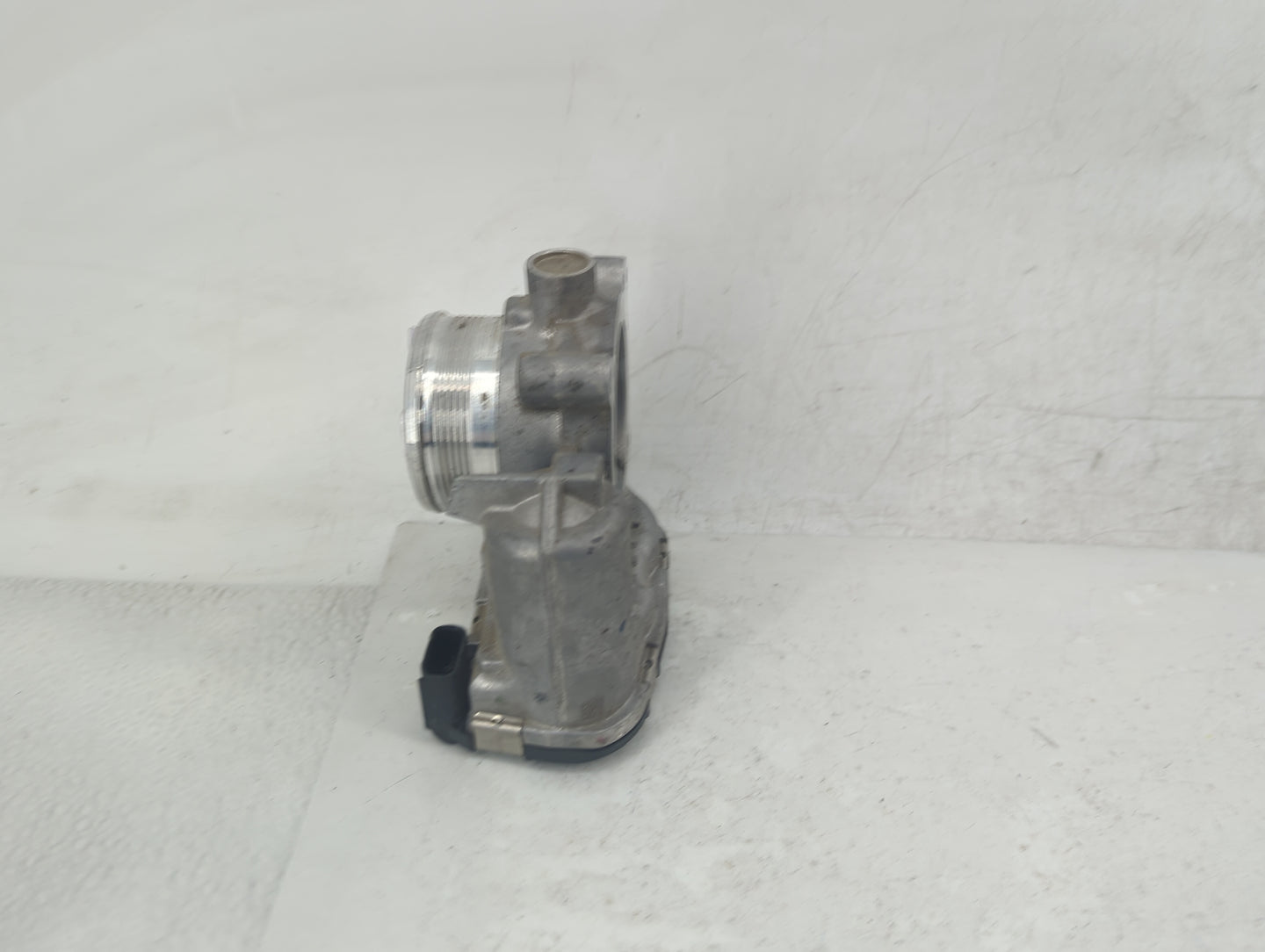 2014-2018 Ford Focus Throttle Body P/N:DS7E-9F991-BB Fits Fits 2014 2015 2016 2017 2018 2019 2020 2021 2022 OEM Used Auto Pa