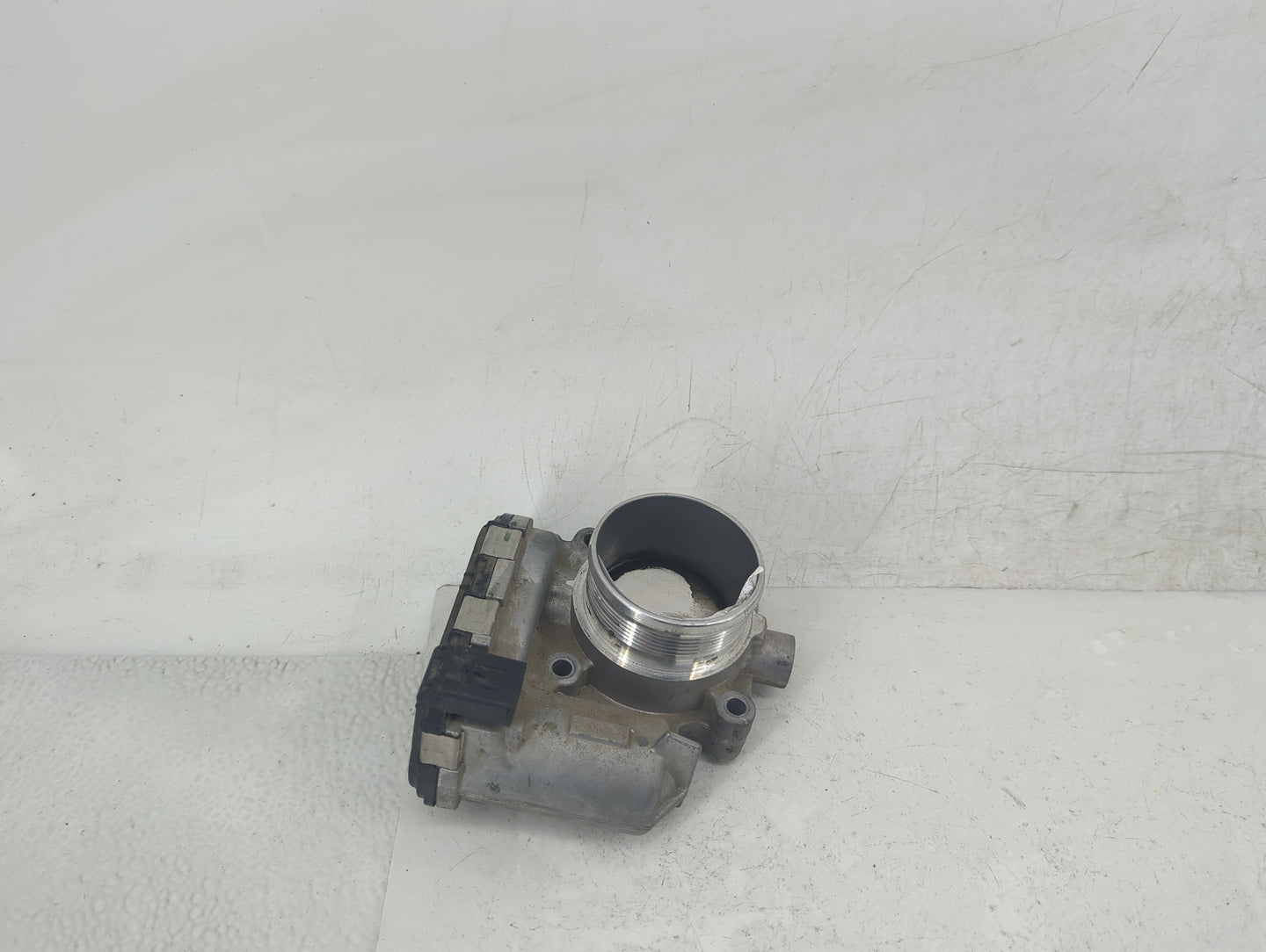 2014-2018 Ford Focus Throttle Body P/N:DS7E-9F991-BB Fits Fits 2014 2015 2016 2017 2018 2019 2020 2021 2022 OEM Used Auto Pa