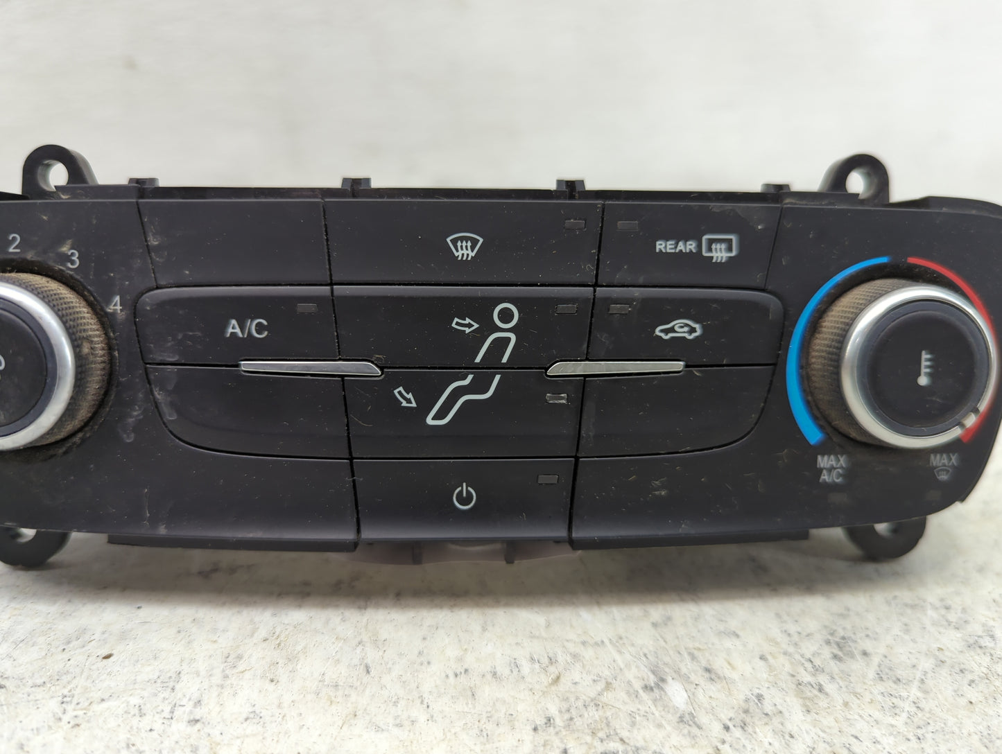 2016 Ford Focus Climate Control Module Temperature AC/Heater Replacement P/N:F1ET-19980-JF Fits OEM Used Auto Parts - Oemuse