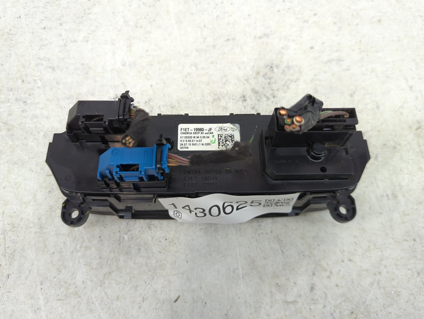 2016 Ford Focus Climate Control Module Temperature AC/Heater Replacement P/N:F1ET-19980-JF Fits OEM Used Auto Parts - Oemuse
