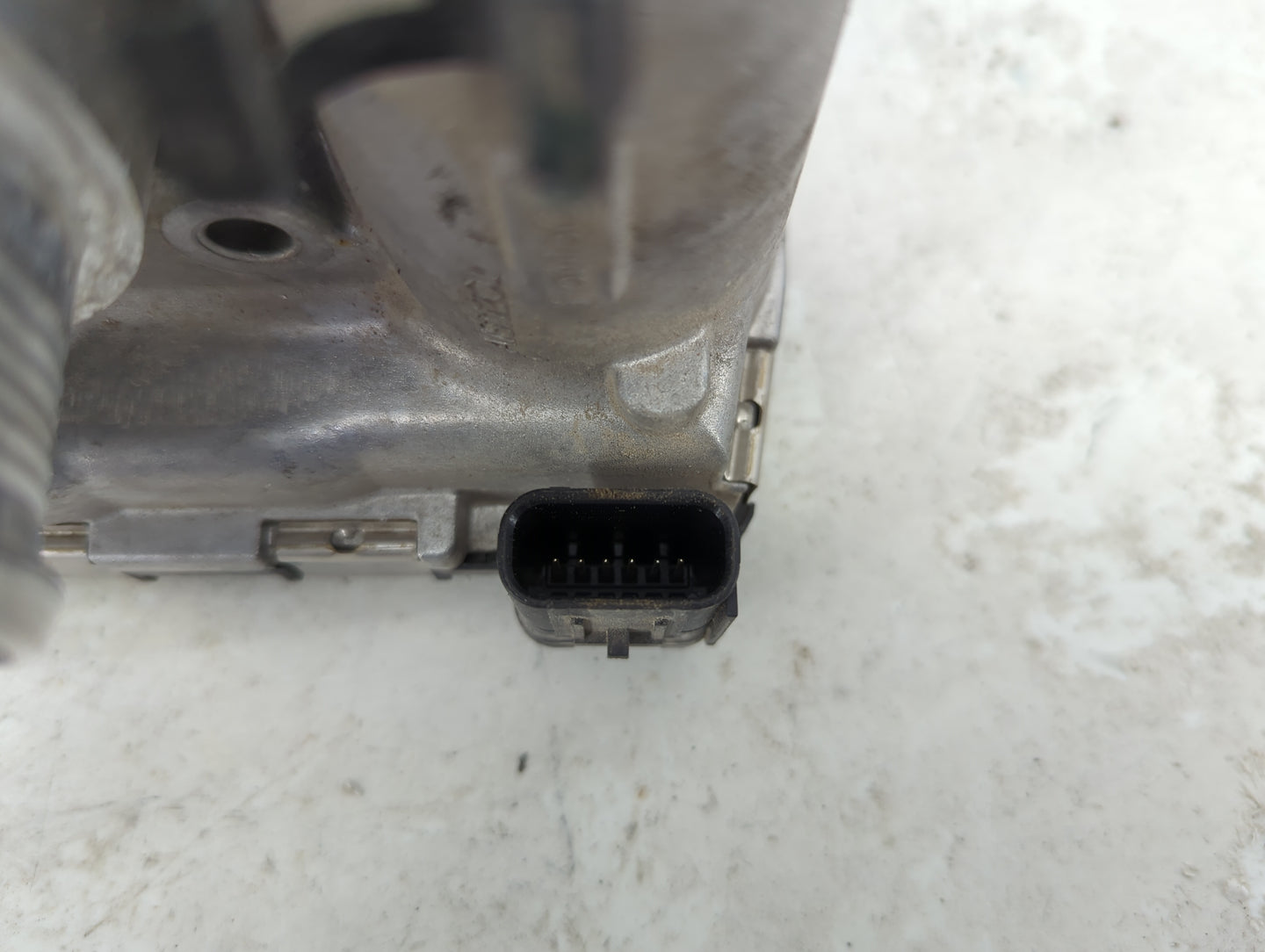 2014-2018 Ford Focus Throttle Body P/N:DS7E-9F991-BB 0280750376 Fits Fits 2014 2015 2016 2017 2018 2019 2020 2021 2022 OEM U
